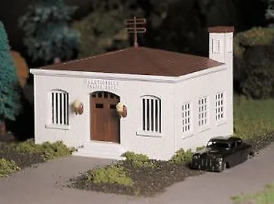 BACHMANN PLASTICVILLE O GAUGE POLICE STATION Train Building Structure BAC45609 • $22.36