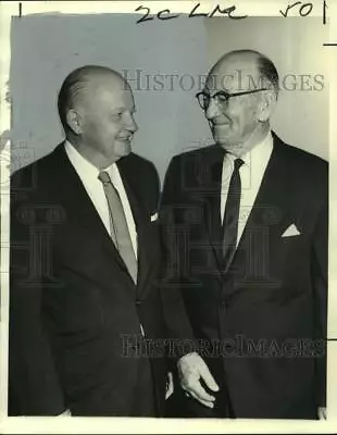 1967 Press Photo Ashton C. Barrett Of US Maritime Commission & Alex C. Cocke • $19.99