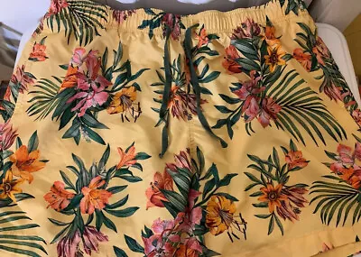 H & M Men's Sz XL Yellow Green Shorts Hawaiian • $20.50