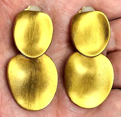 Vintage Signed Maxine Denker Brushed Gold Tone Articulated Drop Clip Earrings 2  • $25