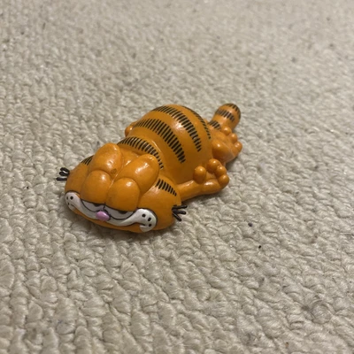 £5 • Buy Garfield - Bully PVC Figure - Garfied Lenghing 1976 Vintage Collectable