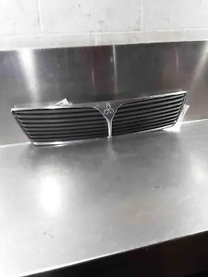 02 03 MITSUBISHI LANCER Grille • $32