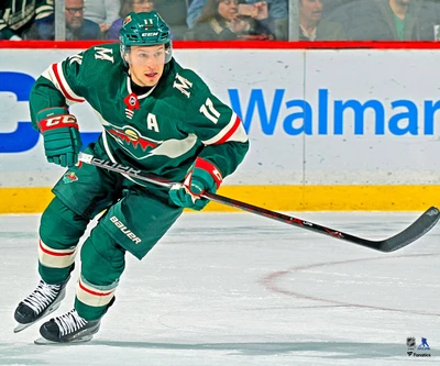 $39.99 • Buy Zach Parise Minnesota Wild Unsigned Green Jersey Skating Photo
