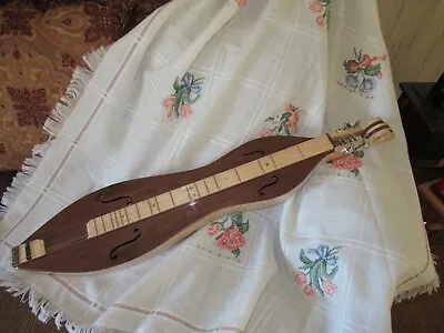 MarkdownSaleMaze Hourglass Mountain Dulcimer Made USA  Flame Maple Sides/Walnut  • $400