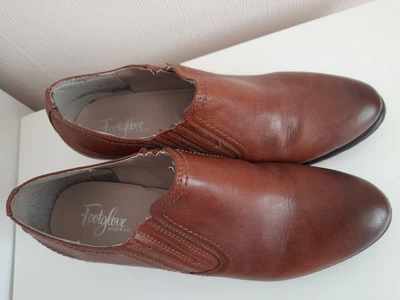 £9 • Buy M+S, Footglove Widefit Tan Trouser Boot/shoe, Excellent Condition. Size 7.