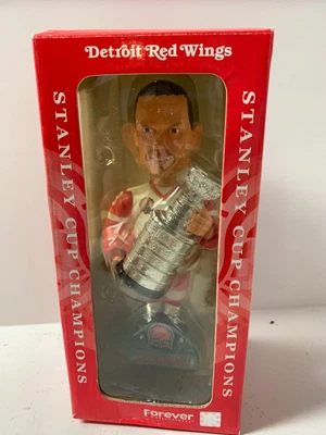 $29.99 • Buy Limited Edition Steve Yzerman Detroit Red Wings 2002 Stanley Cup Bobblehead NIB