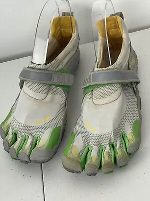 Vibram Five Fingers Womens 39 8-8.5 Gray Green Running Barefoot Shoe • $42.50