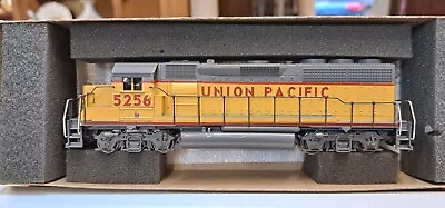 BNIB Athearn Union Pacific 4715/GP40-2 Powered Diesel Loco Model Train -USA Made • £140