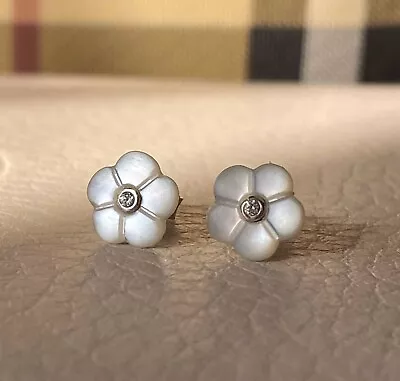 Genuine Pandora LUMINOUS FLORAL Mother Of Pearl Stud Earrings  • £50