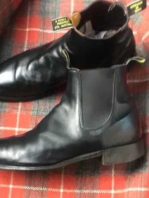 $250 • Buy R.M. WILLIAMS  MENS BLACK LEATHER , Hardly  Worn, Tight Elastic ,near New Sz13.5
