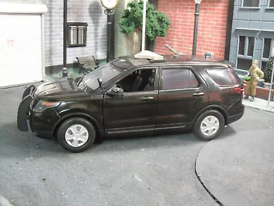 Unmarked Police Black 1/18 Scale Black 2016 Ford Explorer With Lights. • $200