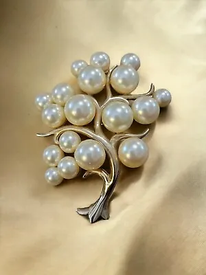Vintage Faux Pearl Tree Brooch Pin Gold Tone Marvella Classic Retro Elegant  • $24.99