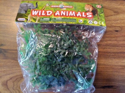 $8 • Buy Animal World  Wild Animals  Green Plastic Jungle Plant Toys