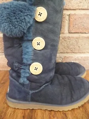 Ugg Australia Women’s Bailey Button Triplet Sheepskin Boots Size 5.5 • £39.78