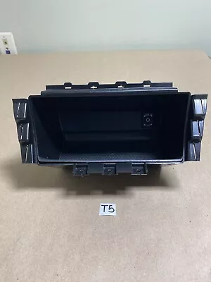 2012 - 2014 VW BEETLE FRONT CENTER CONSOLE Compartment Aux In 5C5 863 476A T5 • $29.95
