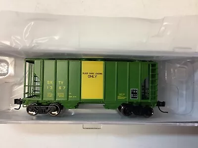 Athearn #17052  N Scale “MKT” PS-2600  2 Bay Covered Hopper Rd. #1367 • $30.95