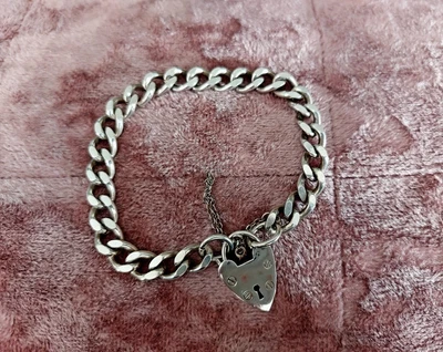 £38.99 • Buy Lovely Heavy Vintage Chunky Hallmarked Sterling Silver Flat Curb Charm Bracelet 