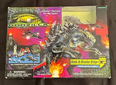 Godzilla Battle At Brooklyn Bridge 1998 Trendmasters  #08582 • $149.99