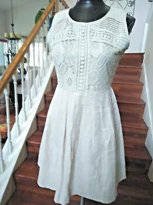 Esley Women's Sleeveless Dress Crochet/Lace Off White Sleeveless Pleated Party M • $14