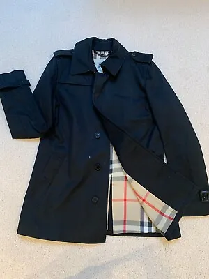 Burberry Mens Black London Trenchcoat  - Size 48 And In Very Good Condition • $175
