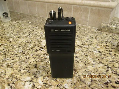 Motorola HT1000 VHF H01KDC9AA3DN 16 Channel  Narrow Band  W/programming • $29.95
