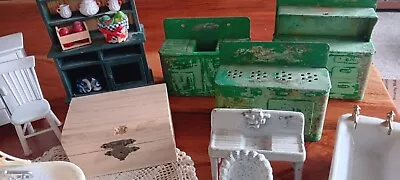 Big Lot Of Cute Vintage Dollhouse Furniture And Miniatures  • $12.50