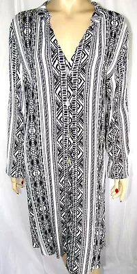 NWT J Valdi Swim Cover Up Deep V-Neck 4-Button L/S Black Ivory Rayon Hi-Lo • $24