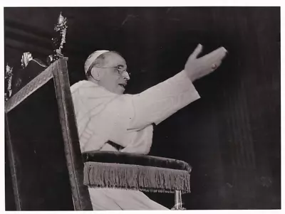 POPE PIUS XII FIRST PUBLIC AUDIENCE AFTER ILLNESS VATICAN CITY 1947 Photo Y 386 • $15.99