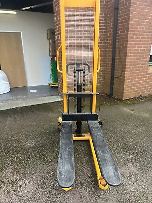 Manual Pallet Stacker 1.5tonne 1.5m Lift  1500kg 1500mm Fork Height • £800