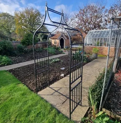 Tom Chambers Medieval Metal Garden Arch - Traditional Black Sturdy Spear Arch • £125