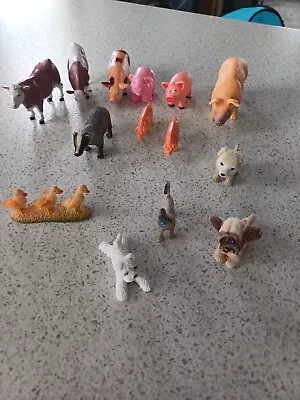 Small Bundle Of Random Farm Animals. 14 Pieces. • £2