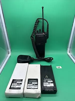 MOTOROLA HT1000 450-520 MHz Microphone  PRE-OWNED With 3 Batteries • $168.99