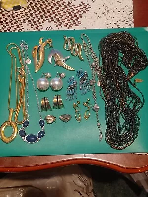 Vintage Jewelry Lot All Signed Necklaces Brooches Clip On Earrings • $9.99