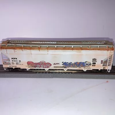 HO 54’ ACF Covered Hopper Graffiti Weathered AHM • $18.99