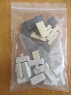 Resin And Plastic Weapons/ammo Boxes Etc. In 1:35 Scale. • £10.99