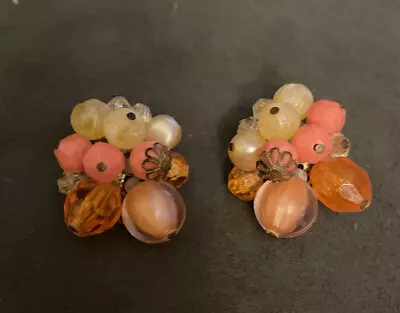 Vintage West Germany Peach Faux Pearl Cluster Bead Earrings Clip Gold Tone 1  • $7.99