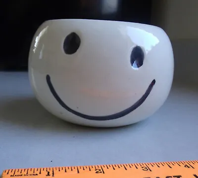 Haeger Pottery #370 Smiley Happy Face Planter White Black & White Vintage 5  • $18.50