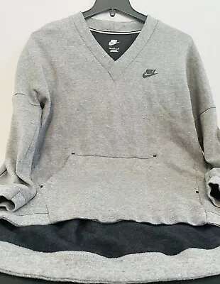 Nike Pullover V-Neck Sweatshirt  • $18