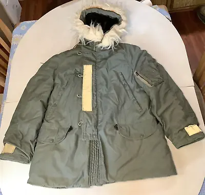 Vintage N-3B  Extreme Cold Weather Parka Jacket Fur Hood Size Medium • $99.99