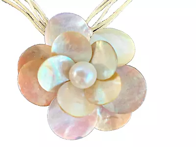 Yousi Vintage Artisan Mother Of Pearl Flowers Shell Necklace Choker 18” Jewelry • $9.99