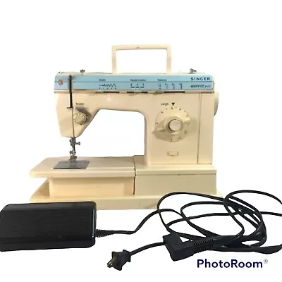 Singer Sewing Machine Merritt 5405 • $25.92