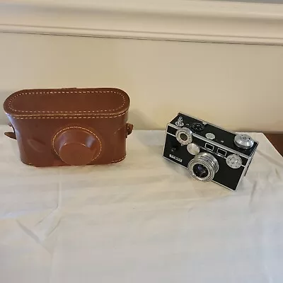 Vintage ARGUS Film Camera With Leather Case UNTESTED • $10