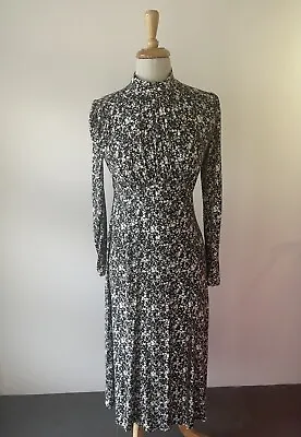 $45 • Buy Forever New Black Floral Womens Dress, Size 10 Casual Clothing