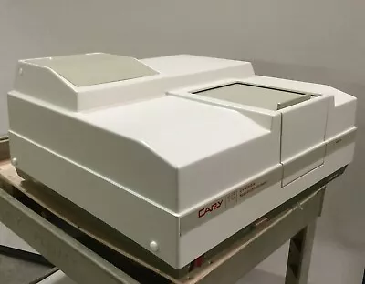 Cary 1C UV-Visible Spectrophotometer 100-240VAC *Power On Tested UV Lamp On*  • $925