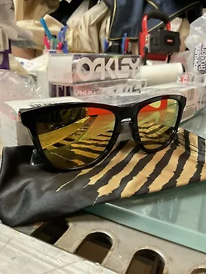 New Oakley Shaun White Gold Series Frogskins Pol Blk W 24 K • $199.99