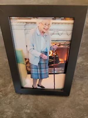 Her Majesty Queen Elizabeth Ii Last Pics At Balmoral 6 X 4 Framed Photo Print 2 • £7.99