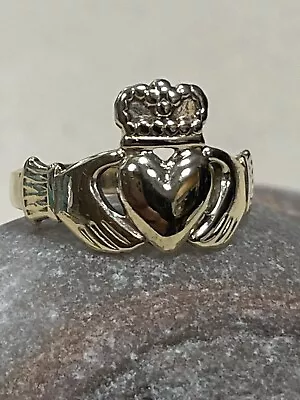 Vintage 9KT Yellow Gold Claddagh Ring Made In Ireland  • $399