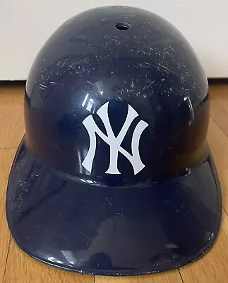 Vintage 1969 New York Yankees Plastic Mlb Full Size Batting Helmet-souvenir • $9.99