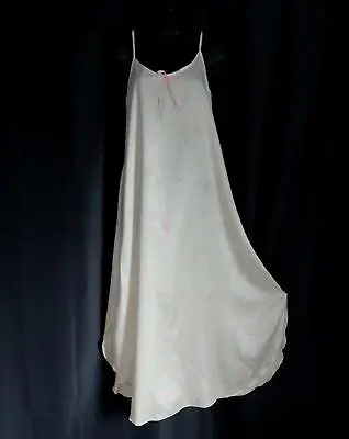 ROMANTIC  IVORY FLORAL SATIN Vintage 1980s NIGHTGOWN NEGLIGEE - M / L • $41.01