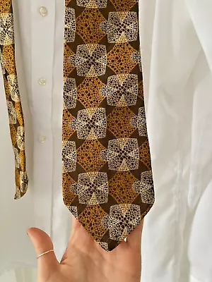 Vintage 60s 70s Neck Tie. Brown/beige/camel Jacquard Geometric Repeat Pattern • £6.99